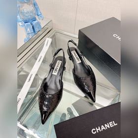 Chanel23Ss Новая модель сандалий с острым носком и открытой пятко