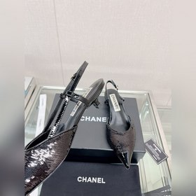 Chanel23Ss Новая модель сандалий с острым носком и открытой пятко