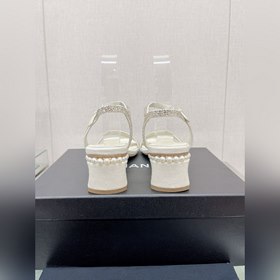 Chanel 23Ss Сандалии на толстом каблуке с перламутровой поверхнос
