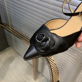 Chanel 3 представляет новую коллекцию летних босоножек Летняя ко
