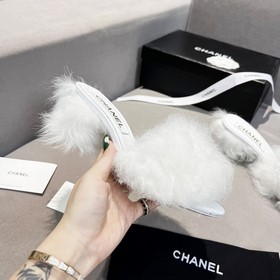 Новые тапочки Chanel 2023 ранней осени, такие же, как у известных