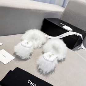 Новые тапочки Chanel 2023 ранней осени, такие же, как у известных