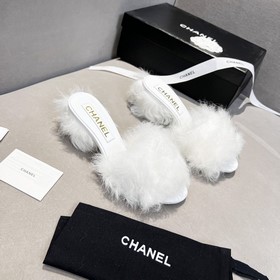 Новые тапочки Chanel 2023 ранней осени, такие же, как у известных