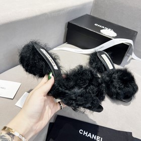Новые тапочки Chanel 2023 ранней осени, такие же, как у известных