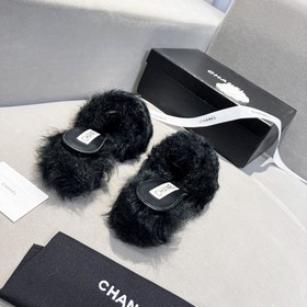 Новые тапочки Chanel 2023 ранней осени, такие же, как у известных