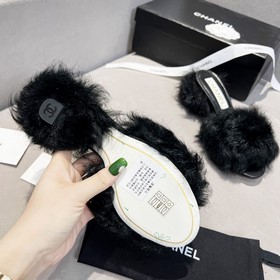 Новые тапочки Chanel 2023 ранней осени, такие же, как у известных