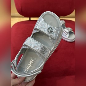 chane…l Пляжные сандалии Классические цвета + новые цвета весны-л