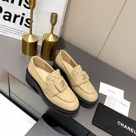 Новая модель Chanel, самые популярные лоферы этого года, которые
