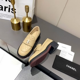 Новая модель Chanel, самые популярные лоферы этого года, которые 