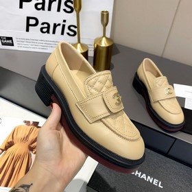 Новая модель Chanel, самые популярные лоферы этого года, которые 
