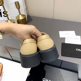 Новая модель Chanel, самые популярные лоферы этого года, которые 