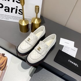 Новая модель Chanel, самые популярные лоферы этого года, которые