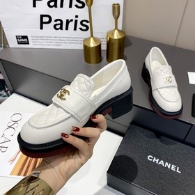 Новая модель Chanel, самые популярные лоферы этого года, которые 