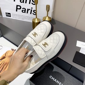 Новая модель Chanel, самые популярные лоферы этого года, которые 