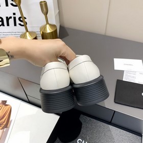 Новая модель Chanel, самые популярные лоферы этого года, которые 