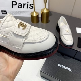 Новая модель Chanel, самые популярные лоферы этого года, которые 