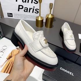Новая модель Chanel, самые популярные лоферы этого года, которые 