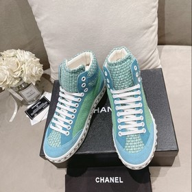 Официальный сайт Chanel представляет коллекцию лучших моделей обу