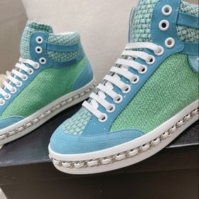 Официальный сайт Chanel представляет коллекцию лучших моделей обу