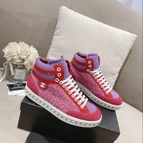 Официальный сайт Chanel представляет коллекцию лучших моделей обу