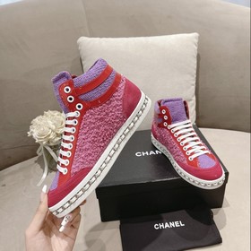 Официальный сайт Chanel представляет коллекцию лучших моделей обу