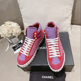 Официальный сайт Chanel представляет коллекцию лучших моделей обу