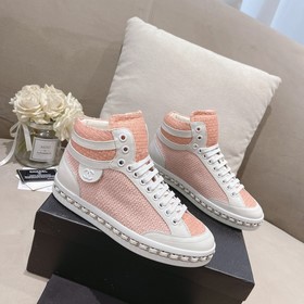 Официальный сайт Chanel представляет коллекцию лучших моделей обу