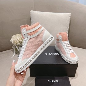 Официальный сайт Chanel представляет коллекцию лучших моделей обу