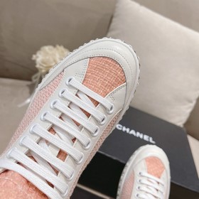 Официальный сайт Chanel представляет коллекцию лучших моделей обу