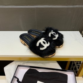 Chanel 2023 осень-зима： популярные меховые тапочки! Изысканные и