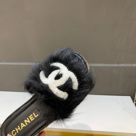 Chanel 2023 осень-зима： популярные меховые тапочки! Изысканные и