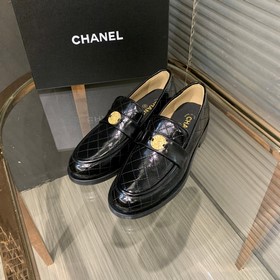 Новейшая модель от CHANEL. Очень удобная! Рекомендуем к приобрете