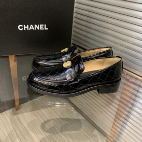 Новейшая модель от CHANEL. Очень удобная! Рекомендуем к приобрете