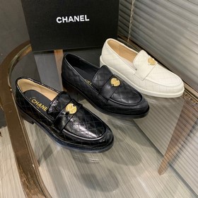 Новейшая модель от CHANEL. Очень удобная! Рекомендуем к приобрете
