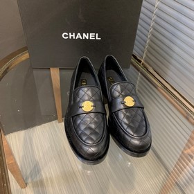 Новейшая модель от CHANEL, удобная форма для ухода за ногами. Рек