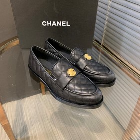 Новейшая модель от CHANEL, удобная форма для ухода за ногами. Рек