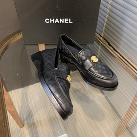 Новейшая модель от CHANEL, удобная форма для ухода за ногами. Рек