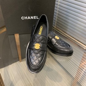 Новейшая модель от CHANEL, удобная форма для ухода за ногами. Рек