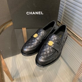 Новейшая модель от CHANEL, удобная форма для ухода за ногами. Рек