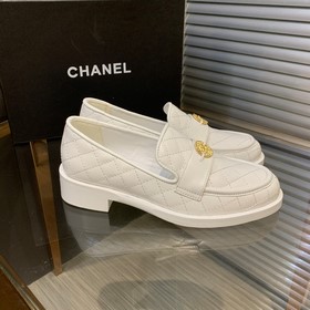Новейшая модель от CHANEL, очень удобная! Рекомендуем к приобрете
