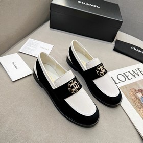 Лофт-туфли CHANEL Новая модель лофт-туфель Chanel в стиле ретро.