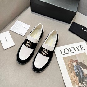 Лофт-туфли CHANEL Новая модель лофт-туфель Chanel в стиле ретро.