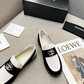 Лофт-туфли CHANEL Новая модель лофт-туфель Chanel в стиле ретро.