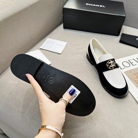 Лофт-туфли CHANEL Новая модель лофт-туфель Chanel в стиле ретро. 