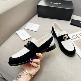Лофт-туфли CHANEL Новая модель лофт-туфель Chanel в стиле ретро. 