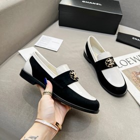 Лофт-туфли CHANEL Новая модель лофт-туфель Chanel в стиле ретро. 