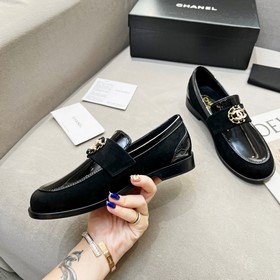 Лофт-туфли CHANEL Новая модель лофт-туфель Chanel в стиле ретро.