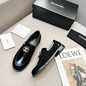 Лофт-туфли CHANEL Новая модель лофт-туфель Chanel в стиле ретро.
