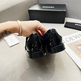 Лофт-туфли CHANEL Новая модель лофт-туфель Chanel в стиле ретро. 