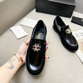 Лофт-туфли CHANEL Новая модель лофт-туфель Chanel в стиле ретро. 